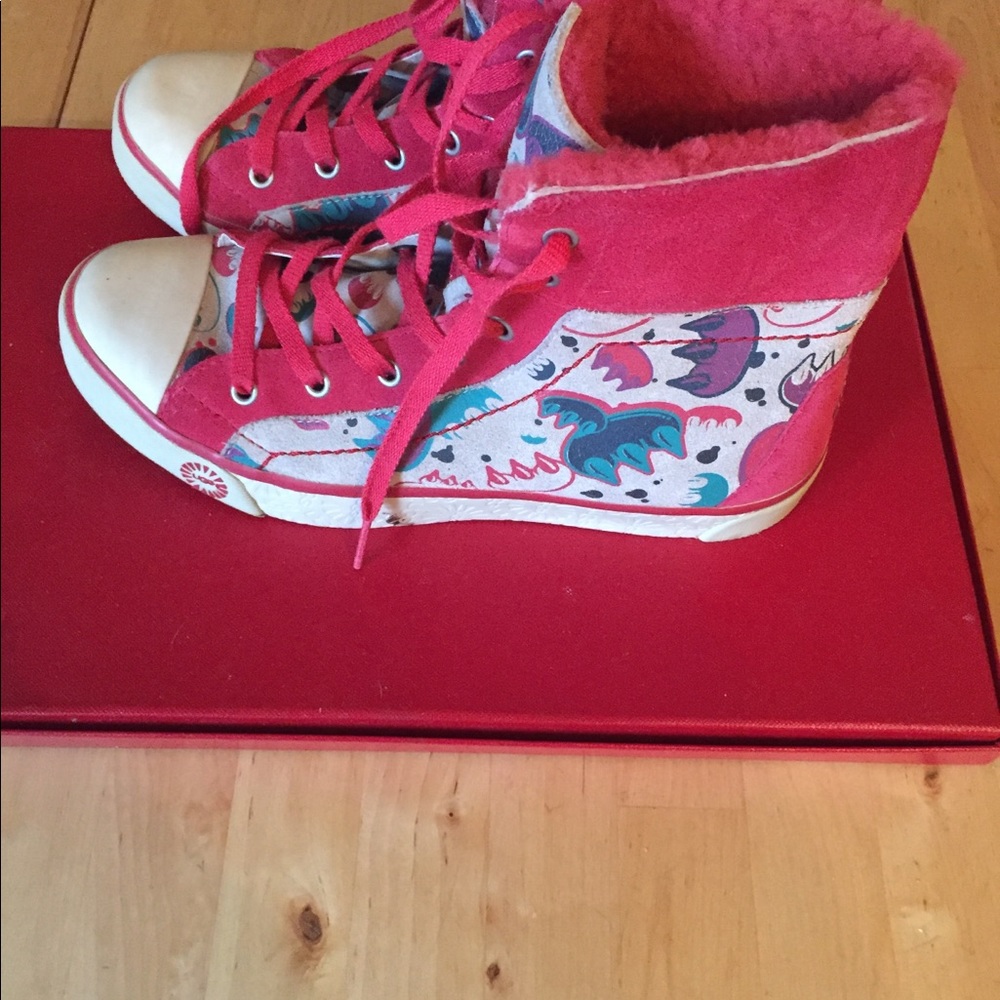 UGGs RARE Pre-Production Sample Limited edition, size 7 - Picture 6 of 7